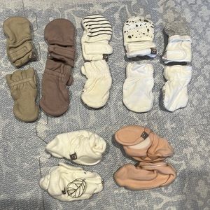 4 Goumi Mitts, 1 non Goumi Mitt + 2 Goumi Booties